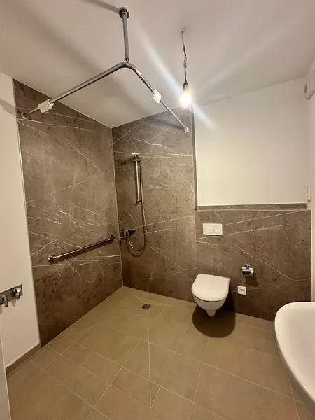 Wohnen 55+ in Hellersdorf – komfortabel und ruhig — photo 1